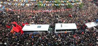 Τουρκία: Λαοθάλασσα στην κηδεία του 15χρονου