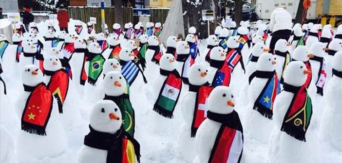 193 χιονάνθρωποι διαμαρτυρίας ενάντια στο Παγκόσμιο Οικονομικό Φόρουμ