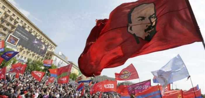 H Ουκρανία απαγορεύει τα ναζιστικά και κομμουνιστικά σύμβολα