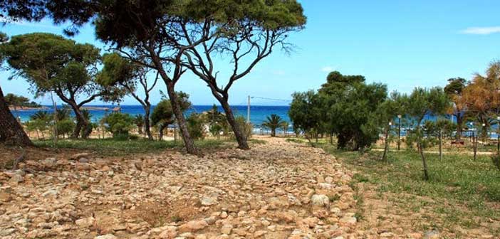 Αρχαίος δρόμος αποκαλύφθηκε σε παραλία της Βουλιαγμένης