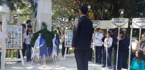 Ο αντιπεριφερειάρχης Βορείου Τομέα Γ. Καραμέρος κατέθεσε στεφάνι στο μνημείο τιμής για το Μπλόκο της Καλογρέζας
