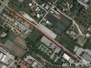Τμήμα κατασκευής πεζοδρομίου στην οδό Φραγκοκλησιάς (με κόκκινη γραμμή)