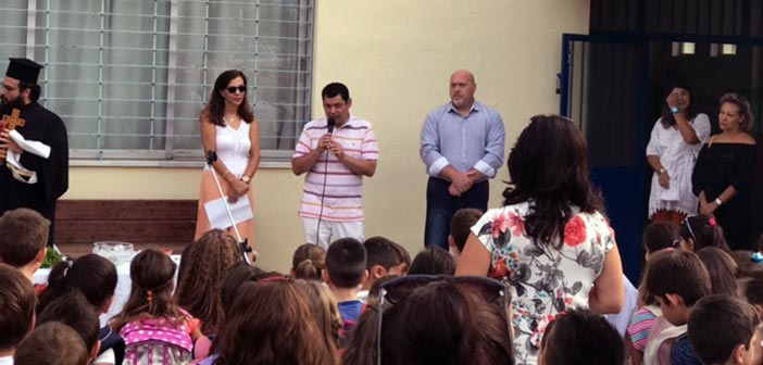 Στον αγιασμό σχολείων σε Λυκόβρυση και Πεύκη ο δήμαρχος Τ. Μαυρίδης