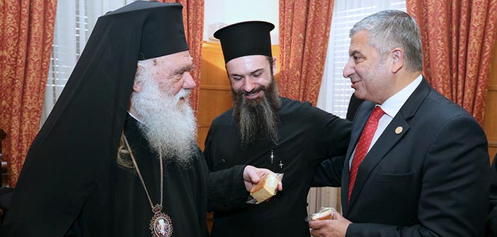 Στην κοπή της πρωτοχρονιάτικης πίτας στην Ιερά Αρχιεπισκοπή Αθηνών ο πρόεδρος της ΚΕΔΕ