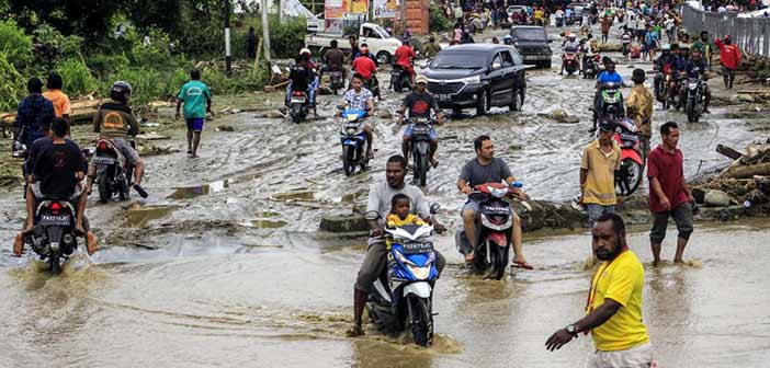 Ινδονησία: 80 νεκροί, 4.000 εκτοπισμένοι από πλημμύρες και κατολισθήσεις