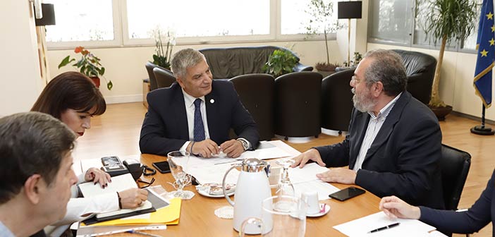 Συνάντηση περιφερειάρχη Αττικής με τον δήμαρχο Καισαριανής για αναπτυξιακά έργα στην πόλη