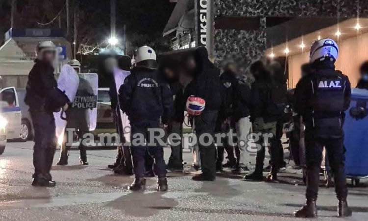 Διαμαρτυρία για Κουφοντίνα: Ένταση και προσαγωγές στο νοσοκομείο Λαμίας