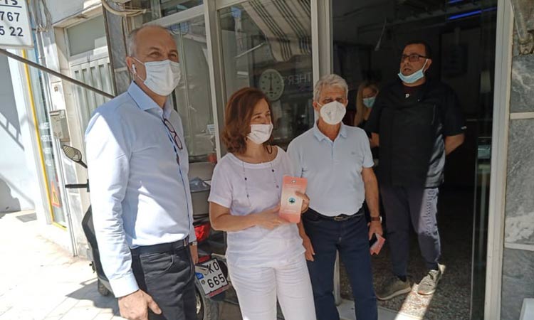 Ενημέρωση πολιτών για το πρόγραμμα κουνουποκτονιών στη Μεταμόρφωση από Στρ. Σαραούδα και Λ. Κεφαλογιάννη