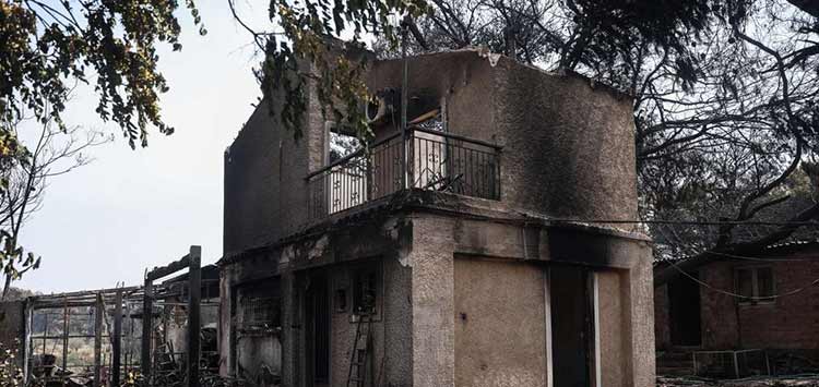 Φωτιά στη Βαρυμπόμπη: Από 600 έως 6.000 ευρώ οι αποζημιώσεις – Άτοκα δάνεια για τα καμένα σπίτια