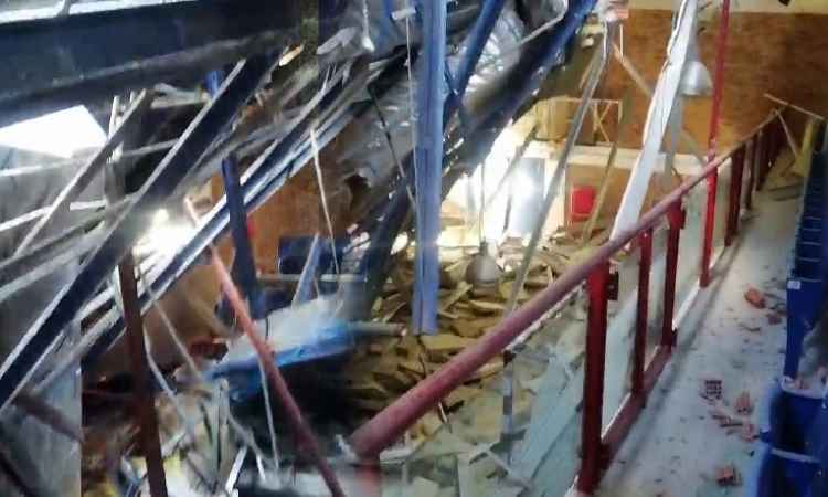 Μαρούσι: Κατέρρευσε η οροφή του κλειστού γηπέδου ΔΑΪΣ των Εκπαιδευτηρίων Δούκα