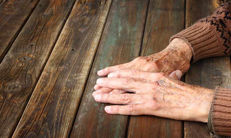 Οι κοινωνικές υπηρεσίες του Δήμου έδωσαν τέλος στο μαρτύριο μιας 94χρονης στα Βριλήσσια
