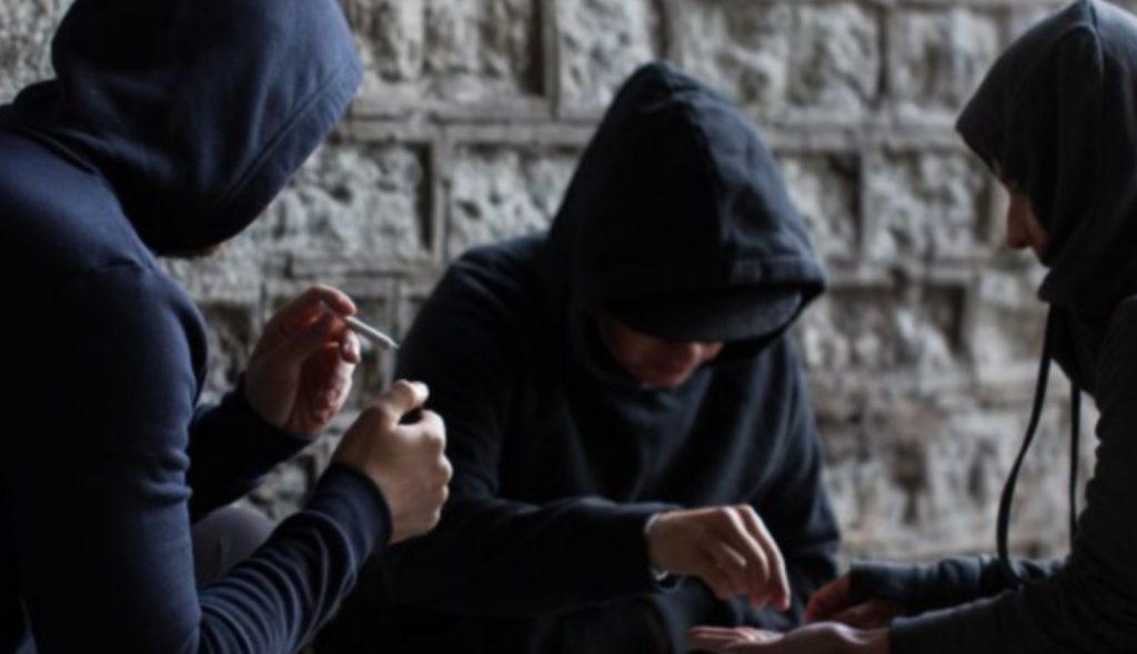 Συμμορίες ανηλίκων – Μαρούσι: Νέο «χτύπημα» με θύματα 12χρονους – Τους κυνήγησαν 16χρονοι για να τους κλέψουν τα κινητά