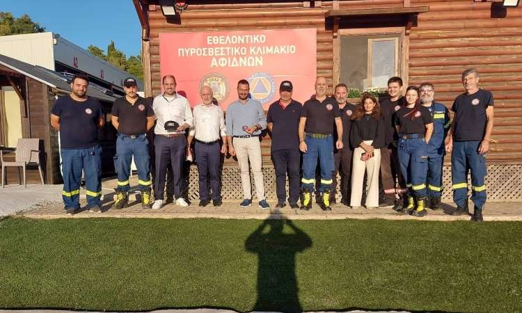 Στο Εθελοντικό Πυροσβεστικό Κλιμάκιο Αφιδνών ο Βλάσσης Σιώμος με εθελοντές της ομάδας SAFeRS e.V