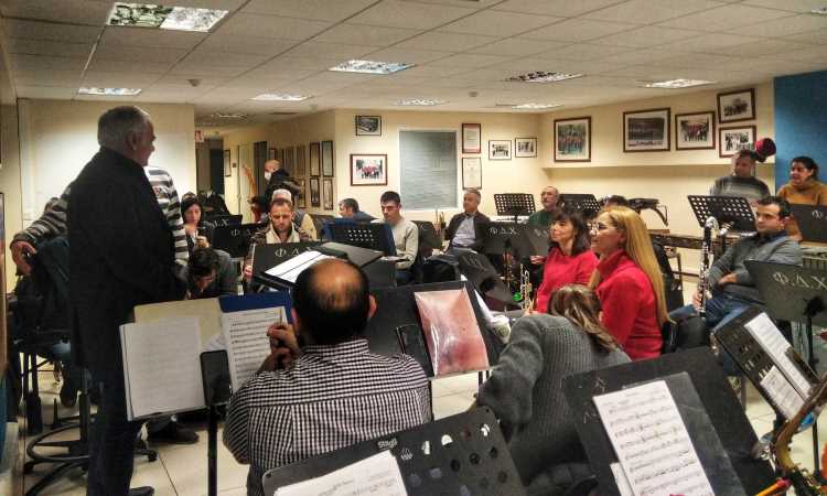 Συνάντηση του Π. Σκουρλέτη με μέλη της Φιλαρμονικής Ορχήστρας του Δήμου Χαλανδρίου