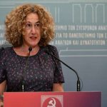 Στο πλευρό των σχολικών καθαριστριών και καθαριστών η Αφρ. Κτενά