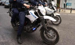 Aστυνομικοί έσωσαν ηλικιωμένο από απόπειρα αυτοκτονίας στο Ηράκλειο Αττικής