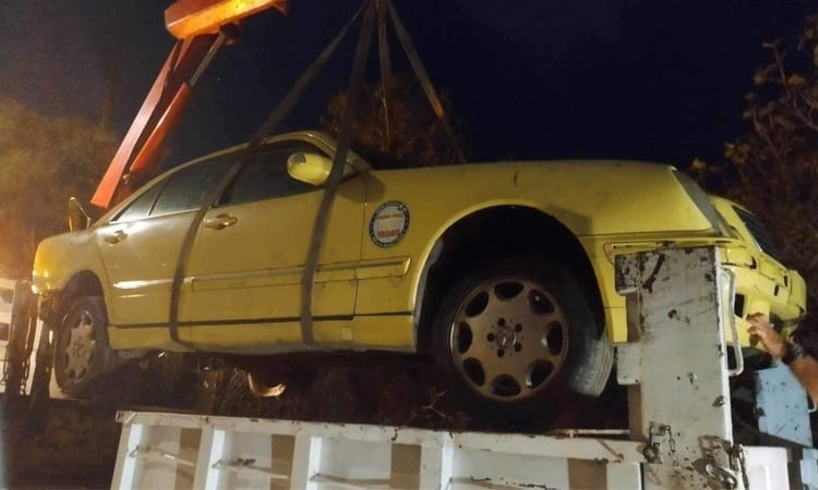 Συνεχίζεται η απομάκρυνση εγκαταλειμμένων οχημάτων από τους δρόμους της Λυκόβρυσης – Πεύκης