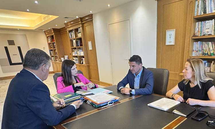 Τα κρίσιμα ζητήμα τα σχολικής κοινότητας στην Αγία Παρασκευή συζήτησαν ο δήμαρχος και η υπουργός Παιδείας