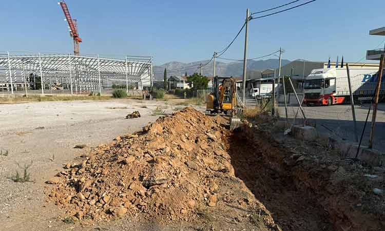 Άρχισαν οι εργασίες διαπλάτυνσης της οδού Υακίνθων στη Λυκόβρυση