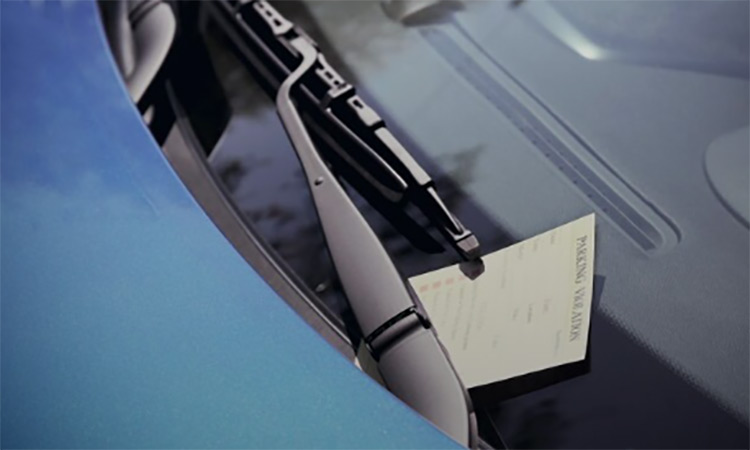 Συνελήφθησαν δύο παρκαδόροι και ένας υπεύθυνος καταστήματος υγειονομικού ενδιαφέροντος στην Κηφισιά