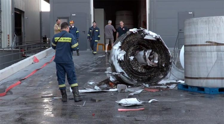 Φωτιά σε αποθήκη βιομηχανίας στην περιοχή Καλυφτάκη Κηφισιάς