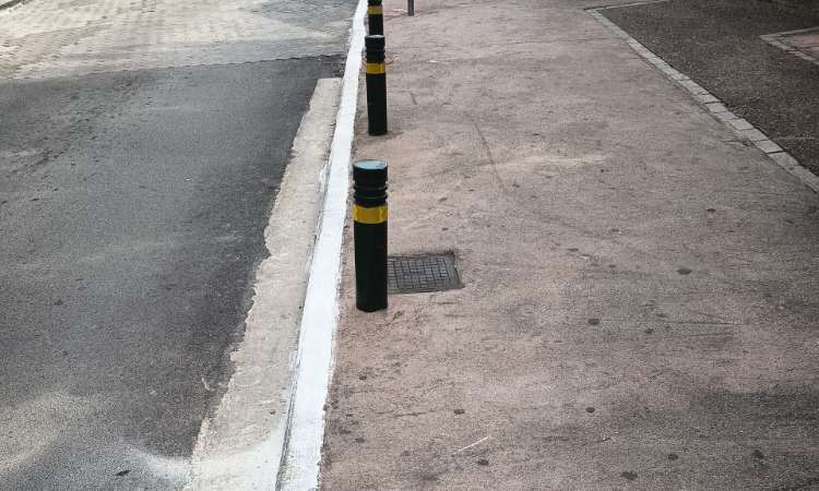 Δήμος Νέας Ιωνίας: Δεν τοποθετούνται κολωνάκια στα πεζοδρόμια για λόγους ασφαλείας