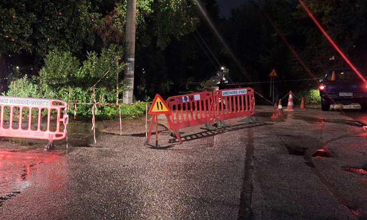 Καθίζηση οδοστρώματος στη Φιλοθέη