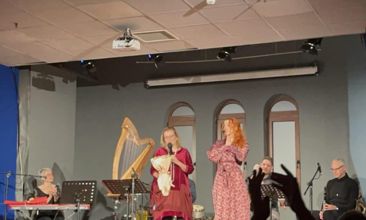 Χριστουγεννιάτικη μαγεία στα Μελίσσια με κέλτικη άρπα