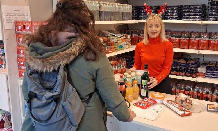 Περισσότερα από 585 πακέτα «αγάπης» διένειμε το Κοινωνικό Παντοπωλείο Χαλανδρίου