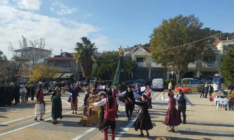Με χορούς και κάλαντα πραγματοποιήθηκε η Γιορτή Αγάπης στη Νέα Πεντέλη