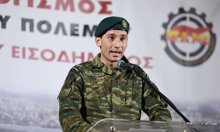 Καταγγελίες για την τιμωρία στρατιώτη από το Χαλάνδρι – Χαιρέτισε τη συγκέντρωση κατά του προϋπολογισμού στο Σύνταγμα