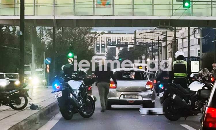 Τροχαίο με τραυματισμό μοτοσικλετιστή στη Λ. Κηφισιάς στο Ψυχικό