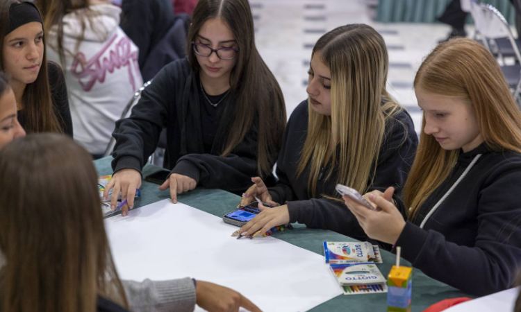 Μαθητές του Αμαρουσίου συμμετείχαν σε ημερίδα για την Ημέρα Ευρωπαϊκής Δημοκρατίας