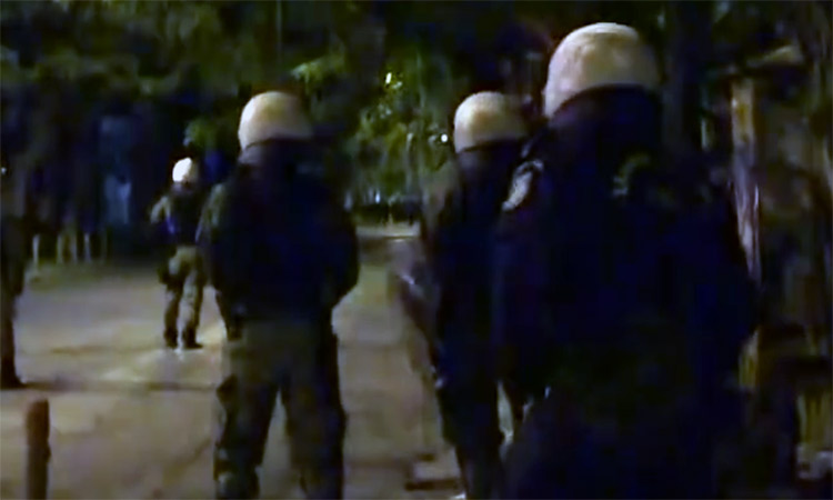 Επεισόδια στο Μαρούσι έξω από το ΟΑΚΑ κατά τον αγώνα μπάσκετ μεταξύ Παναθηναϊκού και Ολυμπιακού