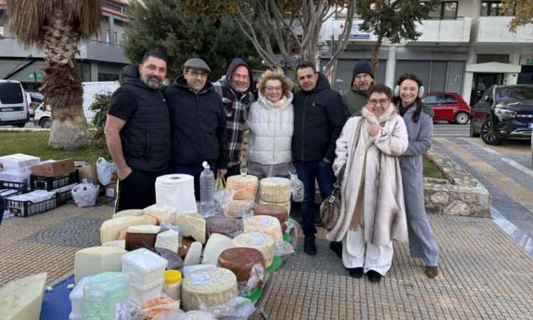 Πραγματοποιήθηκε η δράση διάθεσης προϊόντων Ελλήνων παραγωγών στην πλατεία Ν. Πεντέλης