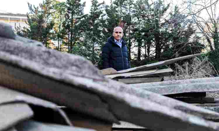 Λυκόβρυση – Πεύκη Μαζί: Προσφυγή κατά της δημοτικής αρχής για εργασίες σε χώρο με αμίαντο