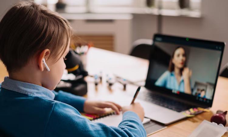 ΣΕΠΕ «Γ. Σεφέρης: Όχι στην υποχρεωτική τηλεκπαίδευση λόγω κακοκαιρίας