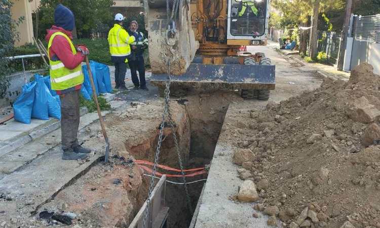 Ηράκλειο Αττικής: Στην αντικατάσταση αγωγού αποχέτευσης στην οδό Κοτοπούλη προχωρά η ΕΥΔΑΠ