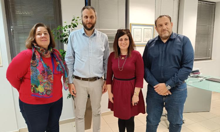 Ζητήματα παιδείας και υποδομών στο επίκεντρο της συνάντησης Γ. Πισιμίση με την πρόεδρο της Ένωσης Γονέων