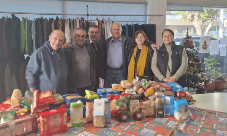 Ο Εικαστικός Σύλλογος Πινακοθήκης πρόσφερε τρόφιμα στο Κοινωνικό Παντοπωλείο Αμαρουσίου