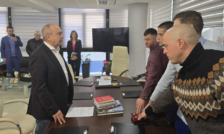 Τέσσερις νέοι δημοτικοί αστυνομικοί ορκίστηκαν στον Δήμο Ηρακλείου Αττικής