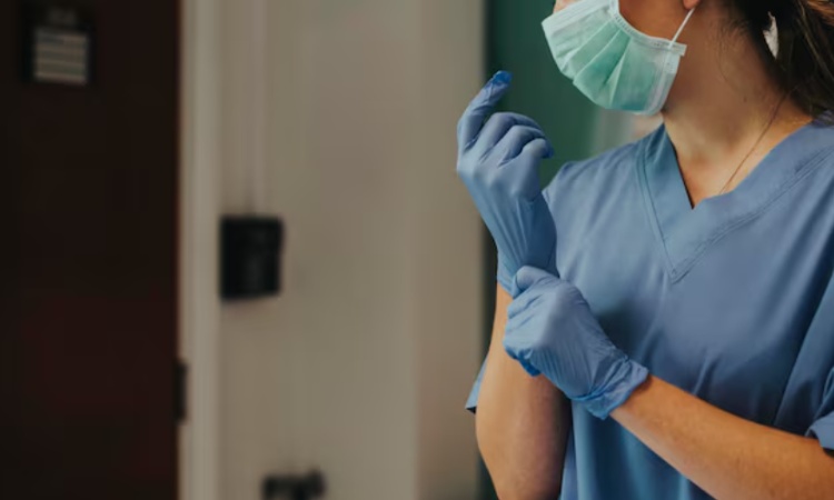 Δ. Πολυχρονιάδης: «Φιέστα» στο ΚΑΠΗ Αμαρουσίου – Ανύπαρκτο έργο στη δημόσια υγεία