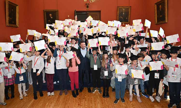 Τελετή αποφοίτησης των παιδιών που συμμετείχαν στο Παιδικό Πανεπιστήμιο της Περιφέρειας Αττικής