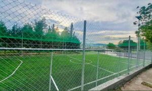 Πλήρως ανακατασκευασμένα τα γηπεδάκια ποδοσφαίρου στην οδό Διός