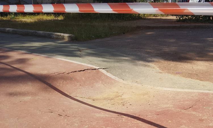 Καθίζηση στο προαύλιο σχολείου στην Αλσούπολη