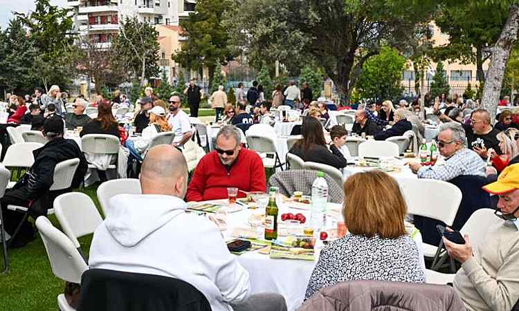 Με συμμετοχή εκατοντάδων κατοίκων γιόρτασε την Κυριακή του Πάσχα ο Δήμος Λυκόβρυσης – Πεύκης