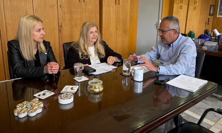 Συνάντηση του Ηλ. Αποστολόπουλου με τον Σύλλογο Τριτέκνων