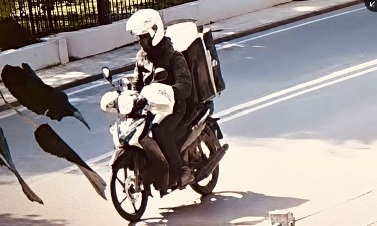 Προφυλακιστέος ο διανομέας που πετούσε πέτρες σε περαστικούς στην Κηφισιά