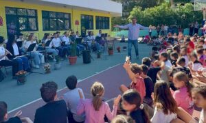 Η Φιλαρμονική Αγίας Παρασκευής φέρνει τη μουσική στα σχολεία της πόλης