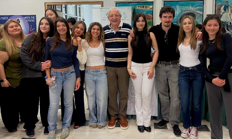 Μαθητές του Αμαρουσίου γιόρτασαν την Ημέρα της Ευρώπης